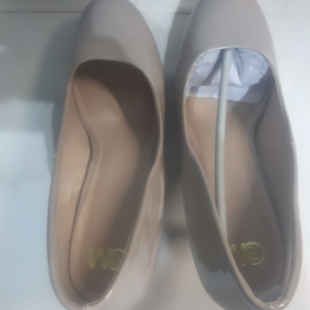 Heels - Picture 2 of 4
